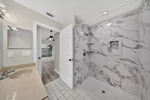 119 Adobe Cir, Jupiter, FL 33458 - Photo 12