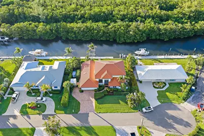 8565 SE Palm Street, Hobe Sound, FL 33455 - Photo 1