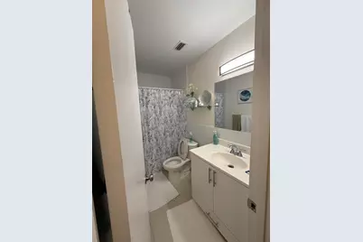 7610 NW 73rd Terrace, Tamarac, FL 33321 - Photo 8