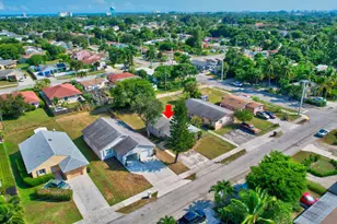 237 SW 11th Ave, Delray Beach, FL 33444 - Photo 8