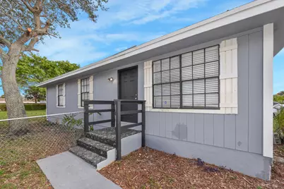 237 SW 11th Avenue, Delray Beach, FL 33444 - Photo 2