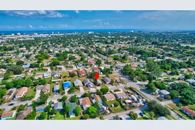 237 SW 11th Avenue, Delray Beach, FL 33444 - Photo 12