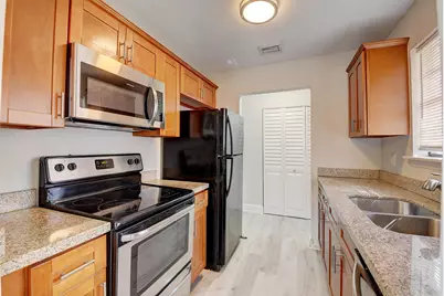 237 SW 11th Avenue, Delray Beach, FL 33444 - Photo 12
