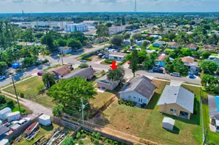 237 SW 11th Ave, Delray Beach, FL 33444 - Photo 2