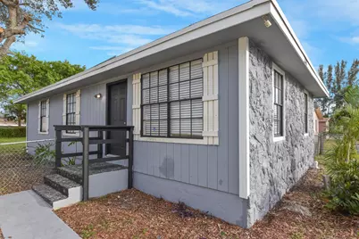 237 SW 11th Avenue, Delray Beach, FL 33444 - Photo 14