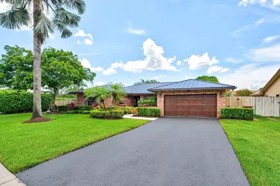 21155 Shady Vista Lane, Boca Raton, FL 33428 - Photo 2