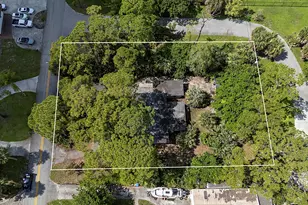 799 Ivory Ln, Haverhill, FL 33415 - Photo 2