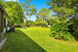10 Seneca Ct, Royal Palm Beach, FL 33411 - Photo 18