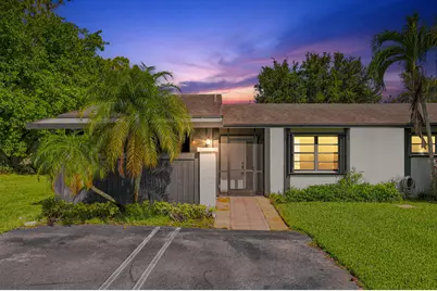 10 Seneca Court, Royal Palm Beach, FL 33411 - Photo 2