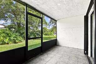 10 Seneca Ct, Royal Palm Beach, FL 33411 - Photo 16