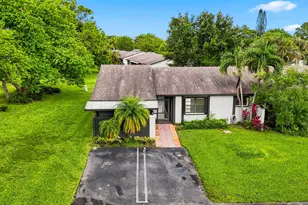 10 Seneca Ct, Royal Palm Beach, FL 33411 - Photo 24