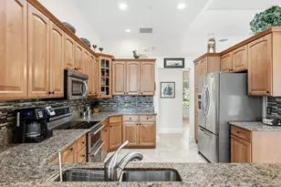 928 Carolina Cir SW, Vero Beach, FL 32962 - Photo 12