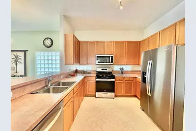 137 Canterbury Place, Royal Palm Beach, FL 33414 - Photo 6