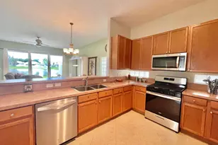 137 Canterbury Pl, Royal Palm Beach, FL 33414 - Photo 8