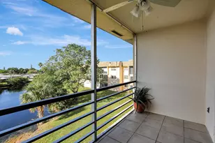 8225 Sunrise Lakes Blvd, Sunrise, FL 33322 - Photo 22