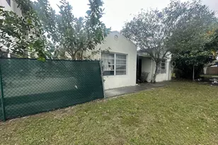 223 SE 4th St, Hallandale Beach, FL 33009 - Photo 2