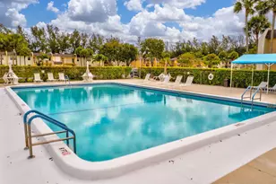 154 Lake Meryl Dr, West Palm Beach, FL 33411 - Photo 18