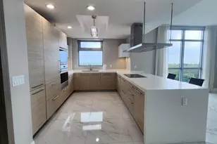 17301 Biscayne Blvd, North Miami Beach, FL 33160 - Photo 10