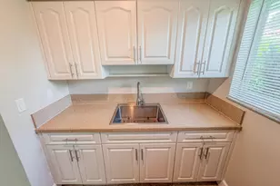541 NE 44th St, Boca Raton, FL 33431 - Photo 6