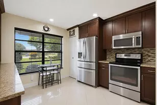1470 Summit Run Cir, West Palm Beach, FL 33415 - Photo 2