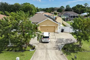 2369 SW Barber Ln, Port Saint Lucie, FL 34984 - Photo 4