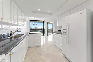 1900 Consulate Pl, West Palm Beach, FL 33401 - Photo 16