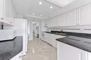 1900 Consulate Pl, West Palm Beach, FL 33401 - Photo 14
