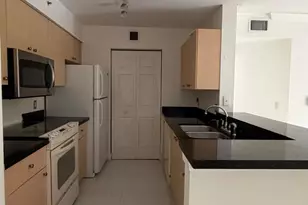 2451 E Centergate Dr, Miramar, FL 33025 - Photo 8
