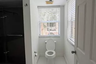 2451 E Centergate Dr, Miramar, FL 33025 - Photo 22