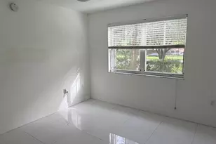 2451 E Centergate Dr, Miramar, FL 33025 - Photo 12