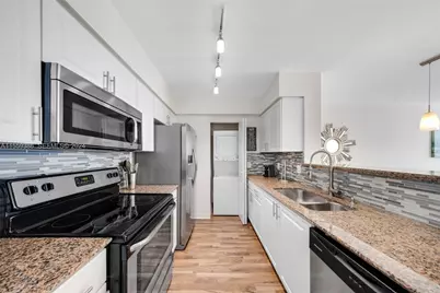 1155 Brickell Bay Drive #Apt 2207, Miami, FL 33131 - Photo 10