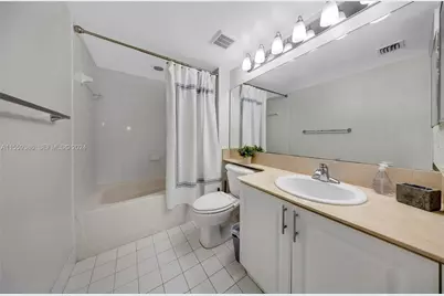 1155 Brickell Bay Drive #Apt 2207, Miami, FL 33131 - Photo 14