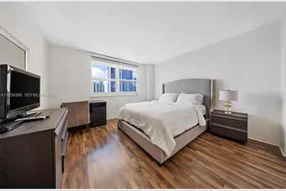 1155 Brickell Bay Drive #Apt 2207, Miami, FL 33131 - Photo 16