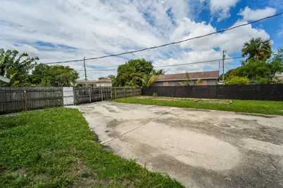 1007 Charles Street, West Palm Beach, FL 33401 - Photo 12