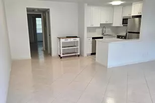 194 Newport L Dr, Deerfield Beach, FL 33442 - Photo 2