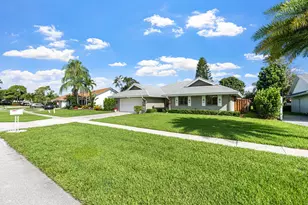 13471 Barberry Dr, Wellington, FL 33414 - Photo 22