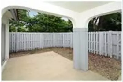 1371 Cottonwood Circle, Weston, FL 33326 - Photo 2