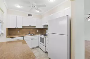 164 Seville G, Delray Beach, FL 33446 - Photo 2