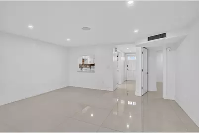 10110 Boca Entrada Boulevard #305, Boca Raton, FL 33428 - Photo 12