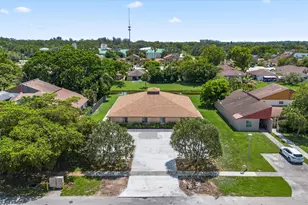 1262 The 12th Fairway, Wellington, FL 33414 - Photo 4