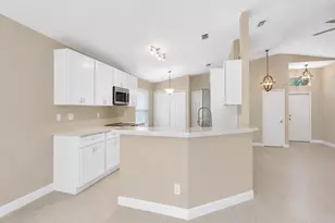 962 E 13th Square, Vero Beach, FL 32960 - Photo 2