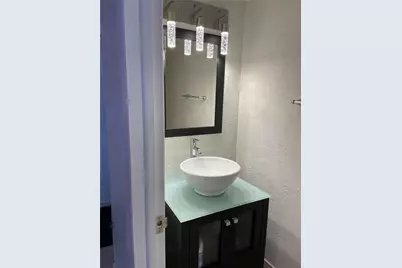 650 Tennis Club Drive #305, Fort Lauderdale, FL 33311 - Photo 10