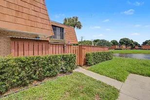 310 Buttonwood Ln, Boynton Beach, FL 33436 - Photo 18