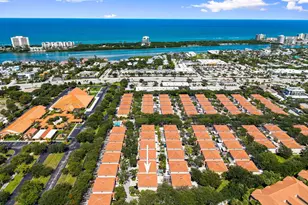 48 Live Oak Cir, Jupiter, FL 33469 - Photo 2