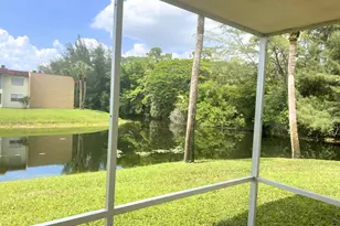 463 Lake Frances Dr, West Palm Beach, FL 33411 - Photo 18