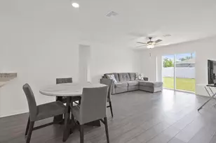 920 SW Castaneda Ln, Port Saint Lucie, FL 34953 - Photo 34