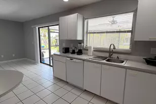 1217 SE Nancy Ln, Port Saint Lucie, FL 34983 - Photo 18