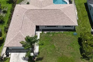 1217 SE Nancy Ln, Port Saint Lucie, FL 34983 - Photo 10