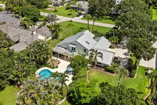 19646 Red Maple Ln, Jupiter, FL 33458 - Photo 2