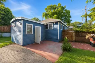 1736 7th Ave N, Lake Worth Beach, FL 33460 - Photo 2